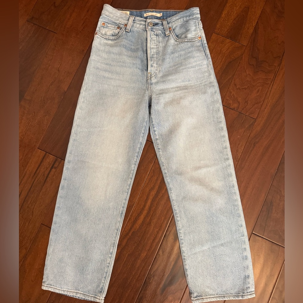 Levi’s Ribcage Straight Ankle Light Wash Denim Jeans